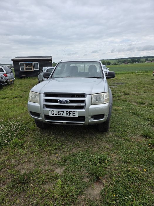Ford Ranger 2.5 TDCI Anglik V5C