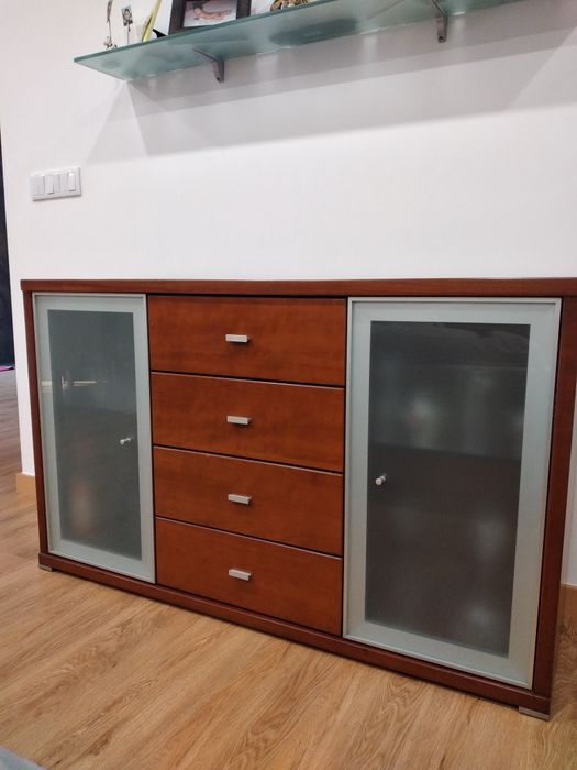 Aparador de sala pequeno