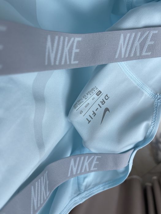 Спортивна майка Nike