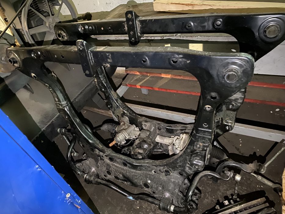 Toyota rav4 підрамник, подрамник