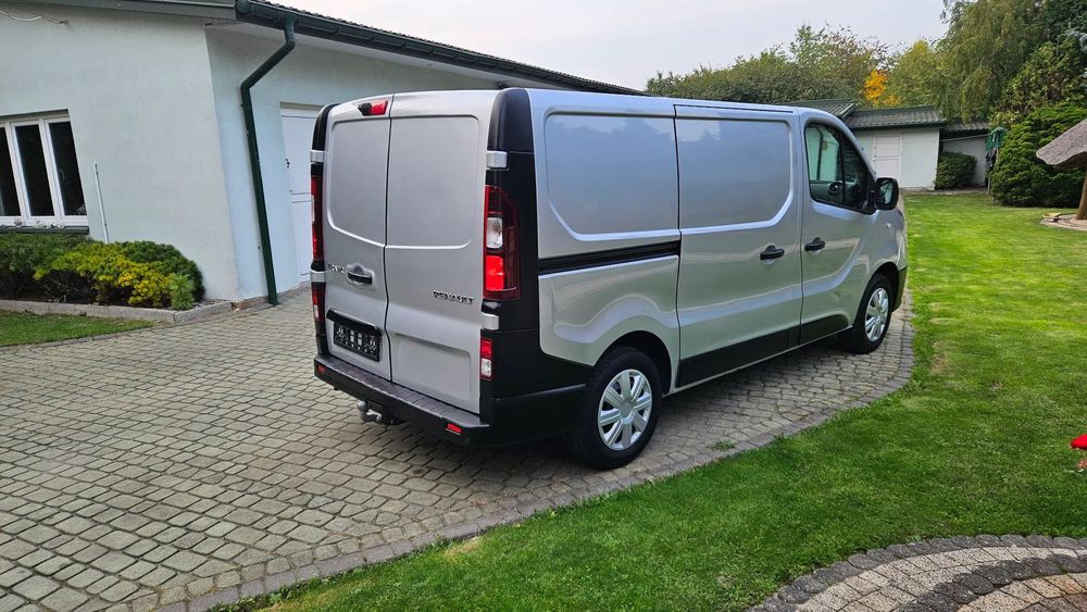 Renault TRAFIC 1,6 120KM L1 NAWI KAMERA KLIMA KEYLESS TEMPOMAT HAK