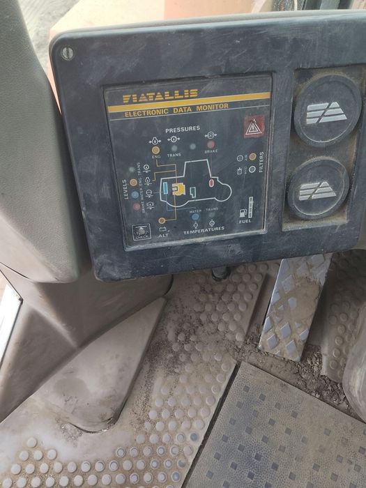 Sprzedam ładowarkę fiat Hitachi dr 130
