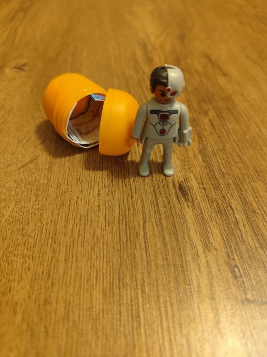 Kinder Playmobil superbohater figura Cyborg