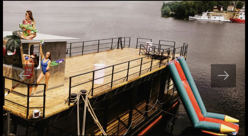 Баржа, прогулочная! Может быть отличной базой для дома на воде.