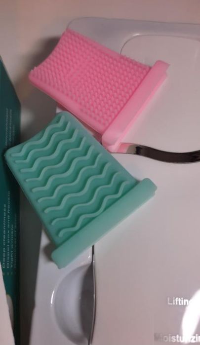Ультразвуковий скрабер для чищення пор обличчя Skin Scrubber