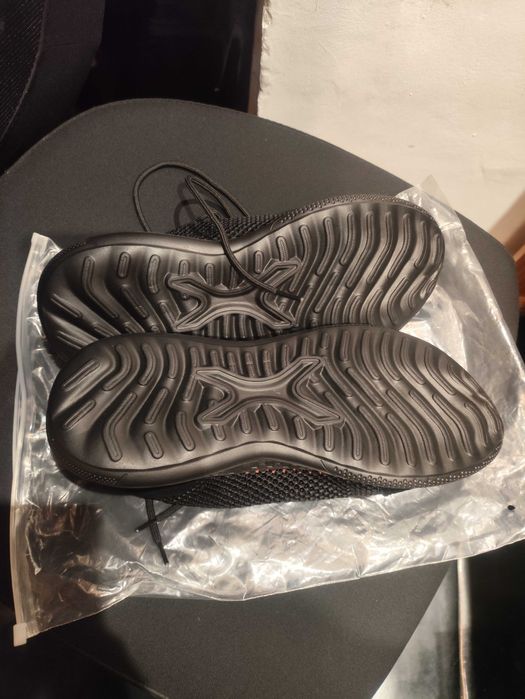 Sapatos de segurança N.º 44 de verão completamente novos.