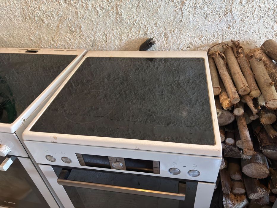 Fogão / Forno Bosch Vitrocerâmica HCE8548.3/C