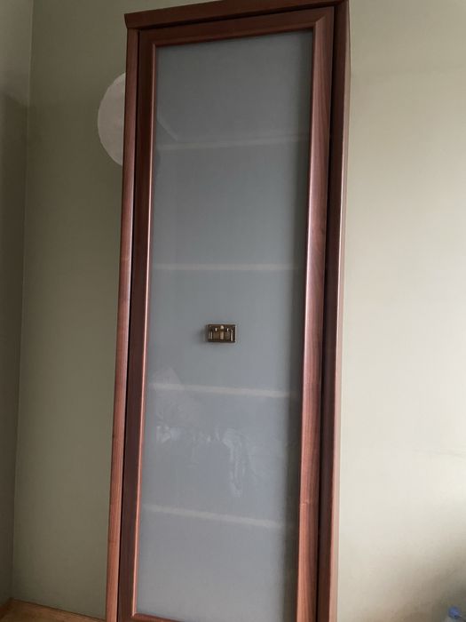 Witryna slupek przeszklona