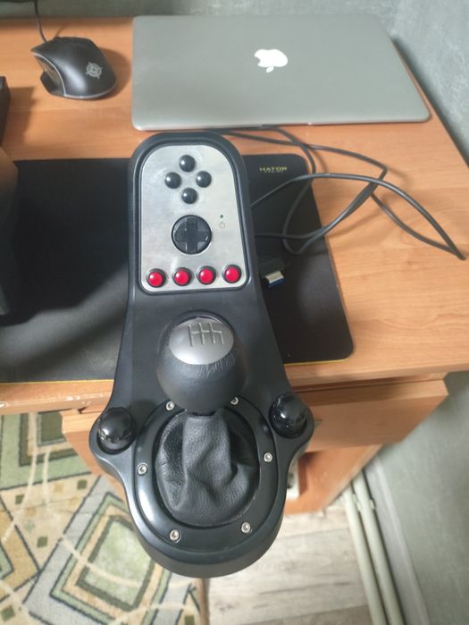 Продам ігровий руль Logitech G27 Racing Wheel