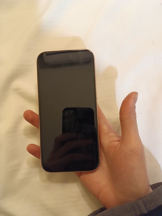 Iphone 15 рожевий