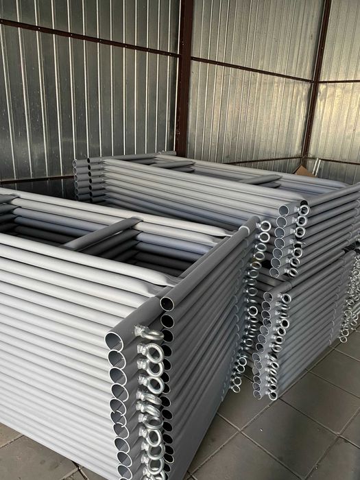 Rusztowanie Warszawskie , nowe , malowane (Producent)
