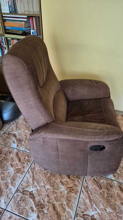 Fotel tapicerowany rozkładany