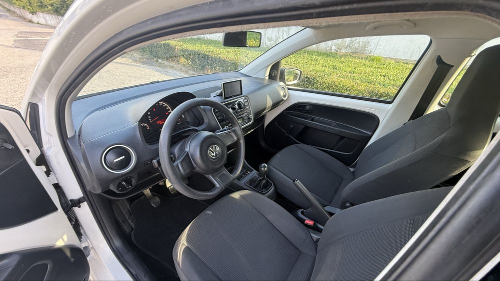 Volkswagen UP 1.0 Move 2014 GPS