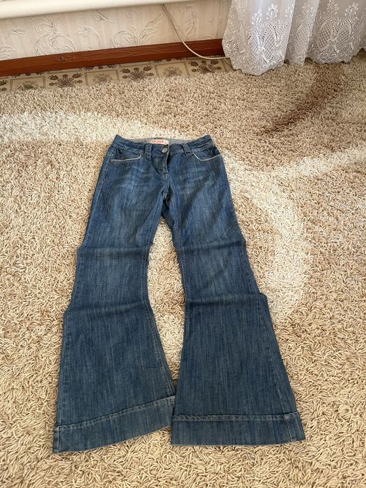 Джинсы bootcut