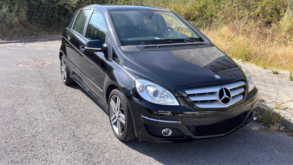 Mercedes B200 CDI Automatico - Nacional | Teto Panorâmico | Parktronic | Parking Assist | Pele