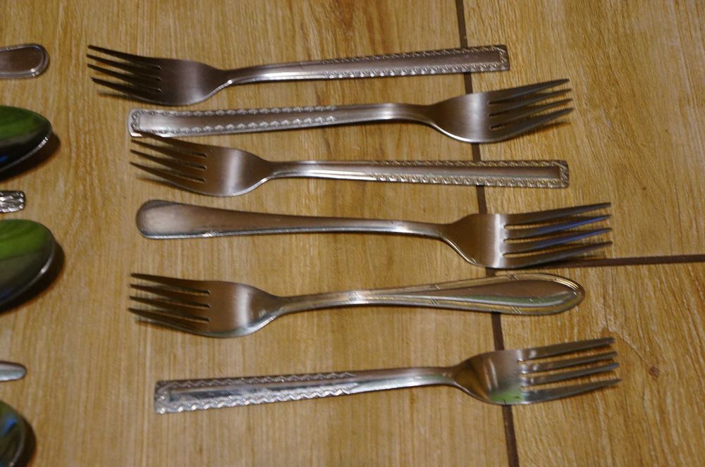 Sztućce 6 osób 24 elementy MIX łyżki noże widelce łyżeczki 6