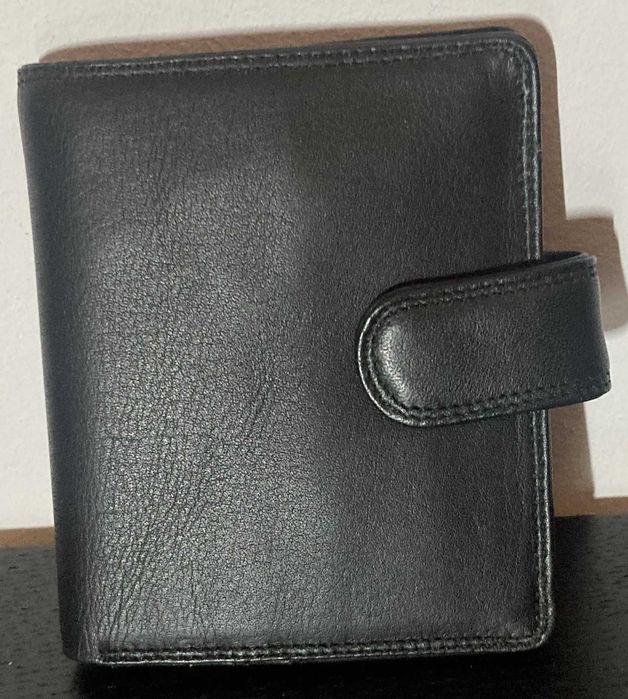 Mini-carteira homem com três abas em pele da MYWALIT na cor Preto