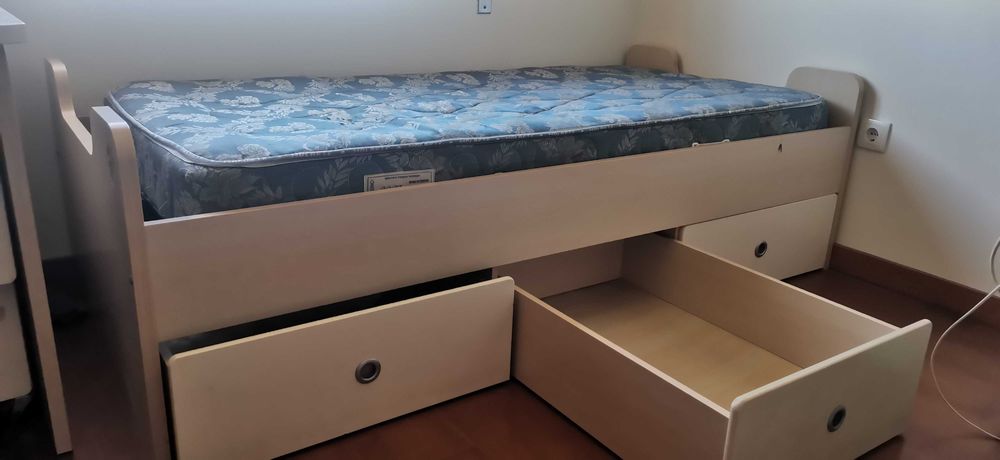 Cama Solteiro com gavetas 90x200cm (+ estrado e colchão)
