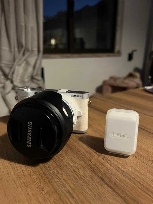 Samsung NX 300 - Máquina Mirrorless em bom estado