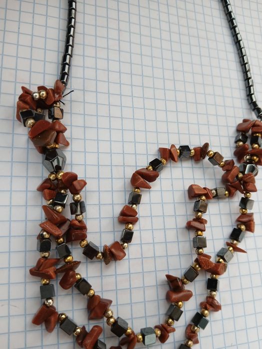 Винтажные красивые бусы из камня