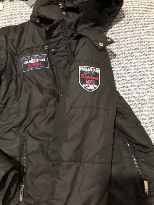 Куртка тепла з капюшоном гарноі якості