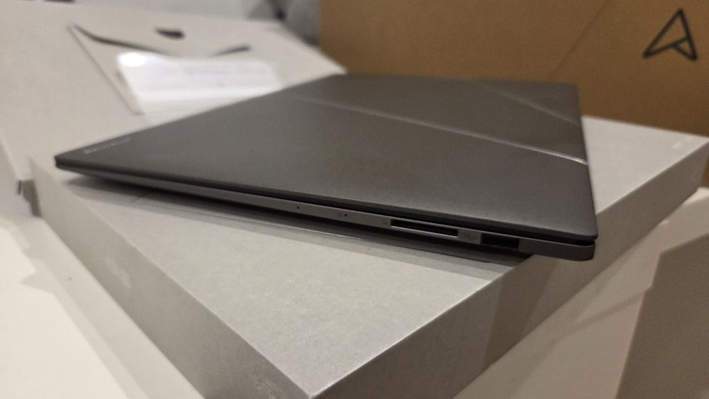 Asus Zenbook S16 OLED AI9HX370 / 32GB / 1TB / 16"  Gwarancja 3 lata.