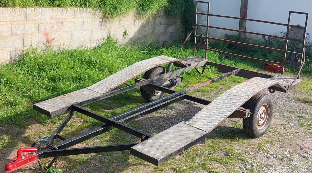 Vendo reboque sem matricula