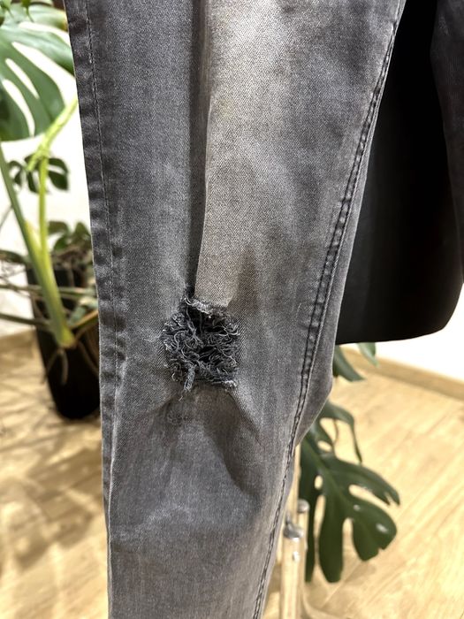 Reserved dżinsy przecierane szare S