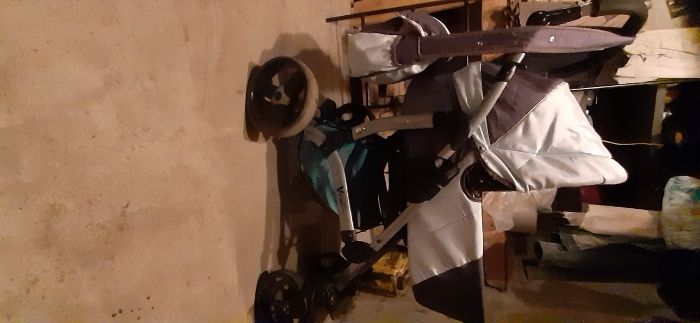 Детская коляска зима лето.