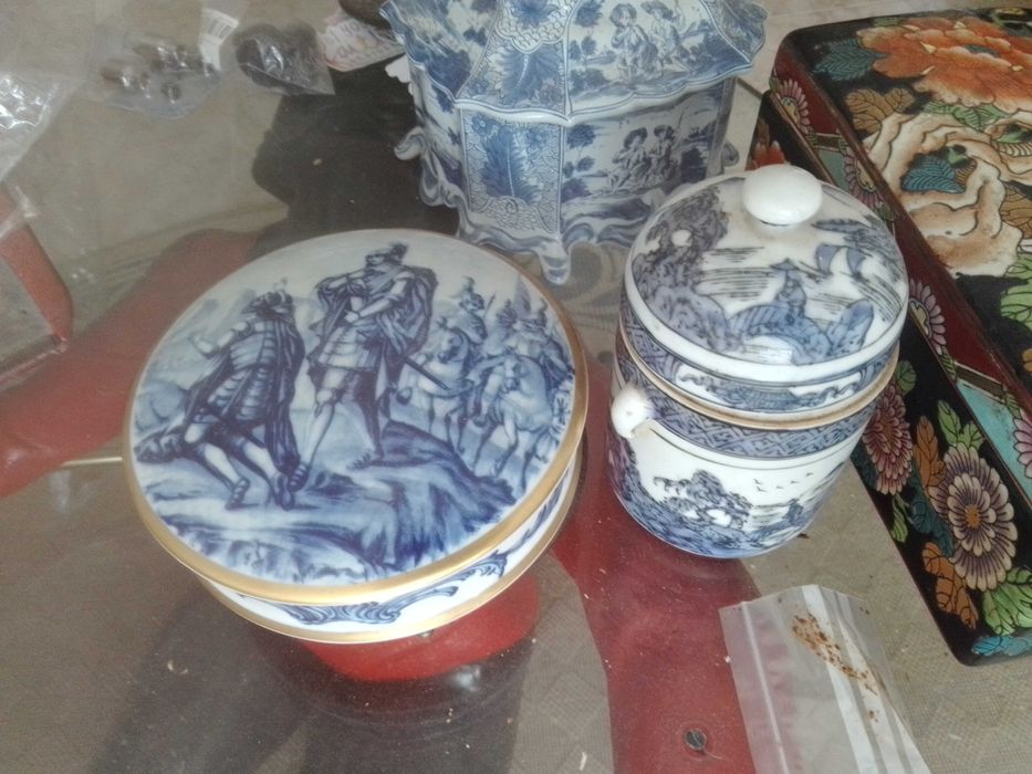 caixas e peças em estanho