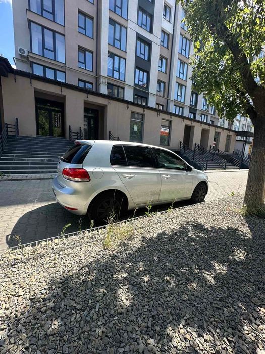 Volkswagen Golf 2010 VIN WVWZZZ1KZAW049035 фото оголошення 2 з 6