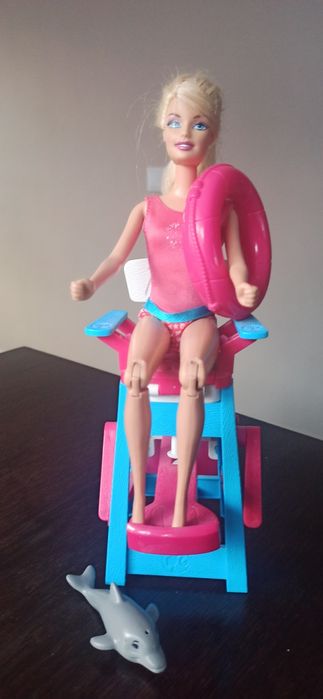 Barbie ratowniczka.