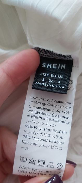 Bluzka krótka crop top shein  v serek