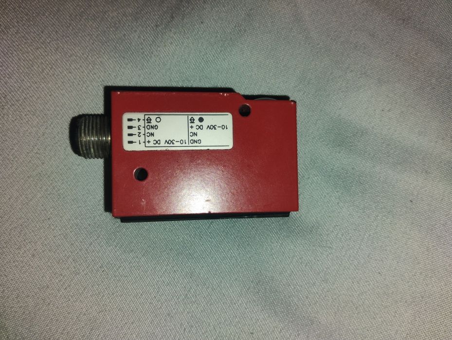 Leuze electronic PRK 18/4 DL.4
PPRK 18/4 DL.4olaryzowany refleksyjny c