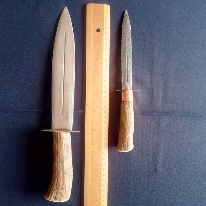 Facas de caça com cabo em chifre de veado