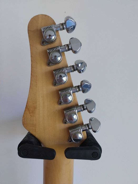 Guitarra washburn azul Floyd Rose