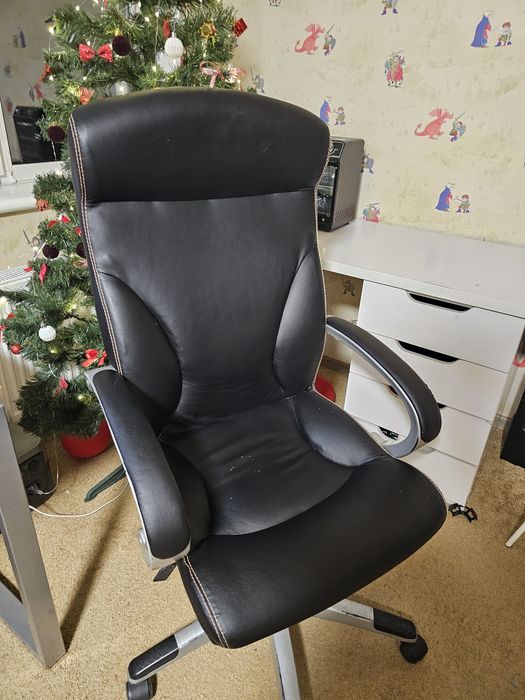 Офісне крісло, геймерське крісло, крісло начальника