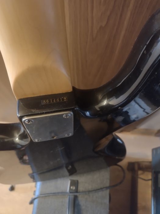 Gitara basowa hohner