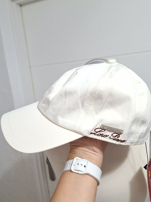 Loro  piana  czapka  z  daszkiem
