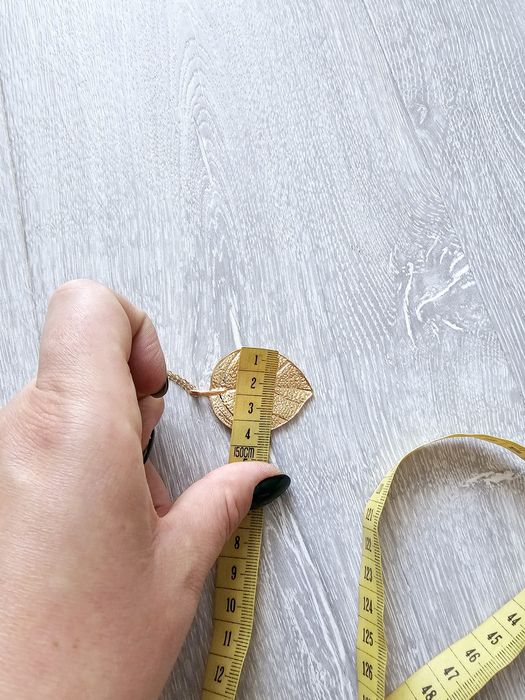 Nowy złoty wisiorek liść