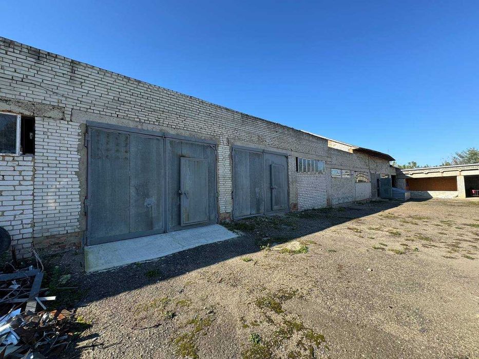 Продається виробничо-складськi примiщення з крупоцехом та обладнанням