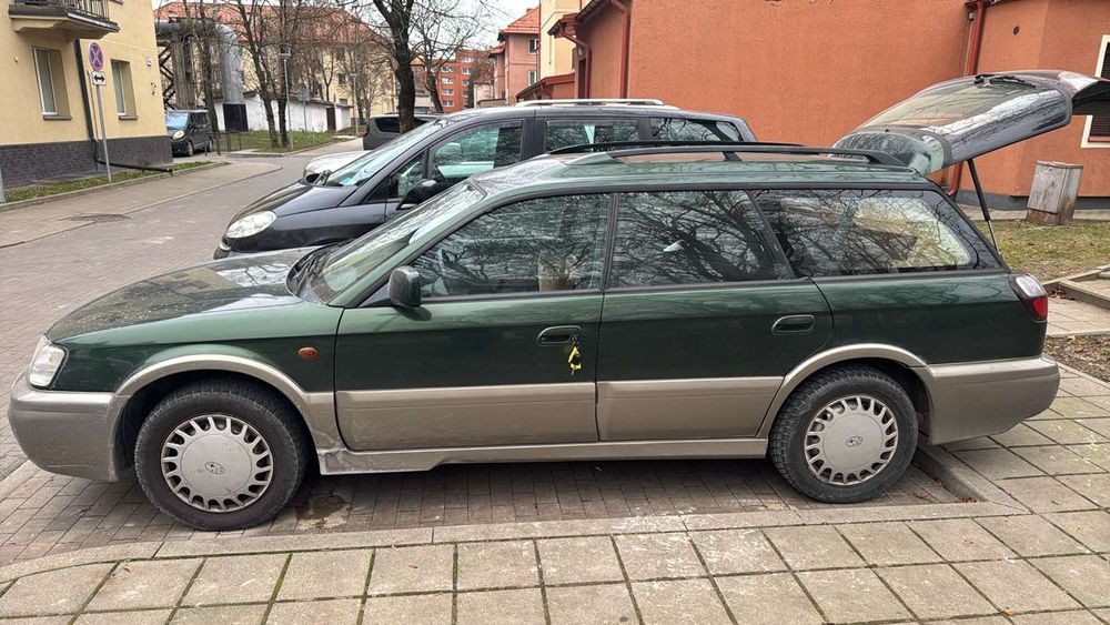 Субаро Легасі 2001