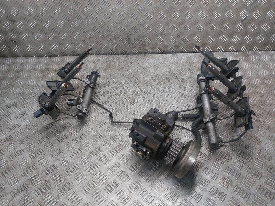 POMPA WTRYSKOWA + WTRYSKIWACZE + LISTWA KOMPLET AUDI A6 C6 2.7 TDI