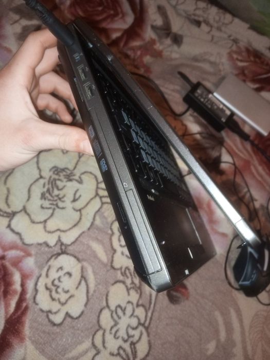 Ноутбук hp  продаж терміновий!