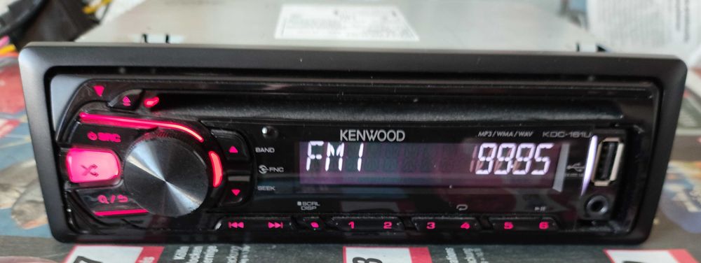 Автомагнітола Kenwood KDC-161UR, CD, AUX, USB.