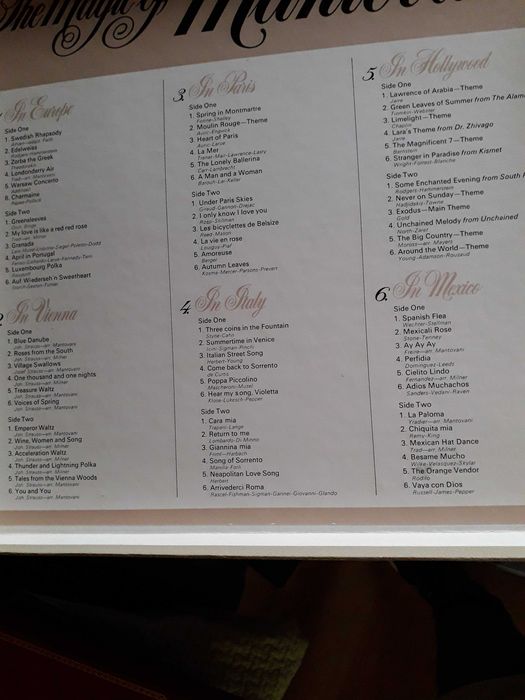 Coletânea de 6 vinis .