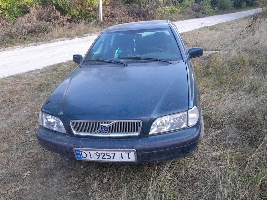 Volvo v40 1.8 бензин