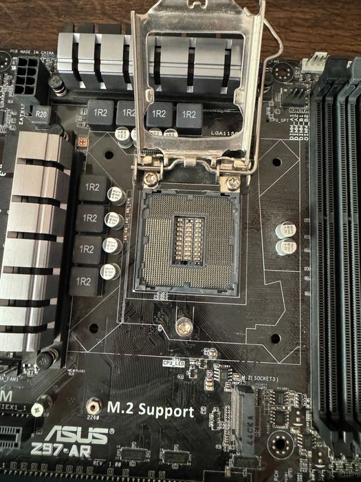 Как новая! Материнская плата ASUS Z97-AR DDR3 1150 сокет Гарантия!