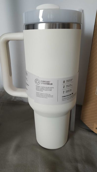 Nowy kubek termos Stanley 1,18 l ze słomka i kartonem