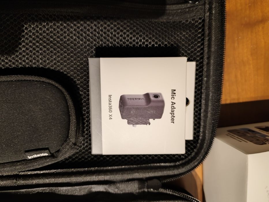 Vendo insta 360 X4  praticamente nova.